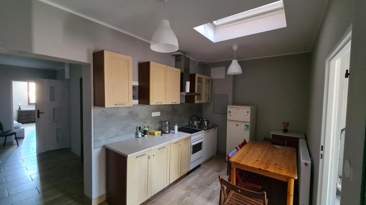 Urocze Apartamenty Na Wsi Goledzinow Exterior photo
