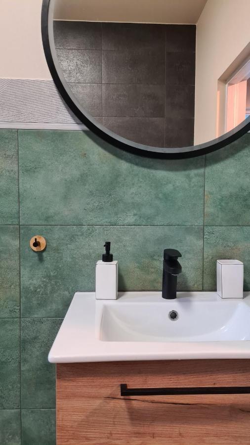 Urocze Apartamenty Na Wsi Goledzinow Exterior photo